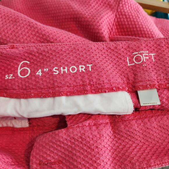 LOFT Pink Textured Scalloped Hem Shorts – Size 6 (4" Inseam) - Picture 3 of 3